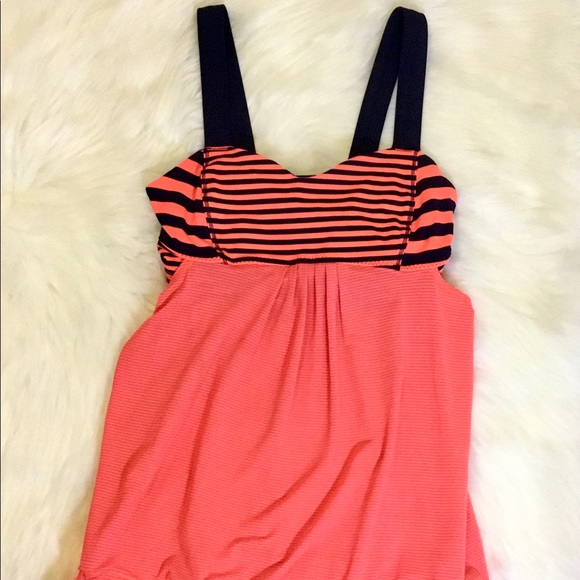 Lululemon Build-in-bra strap tank top - Picture 2 of 7